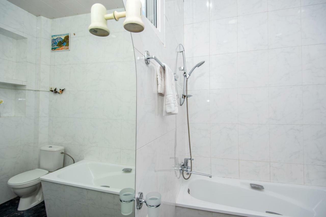 Lowell Hotel Tbilisi ภายนอก รูปภาพ