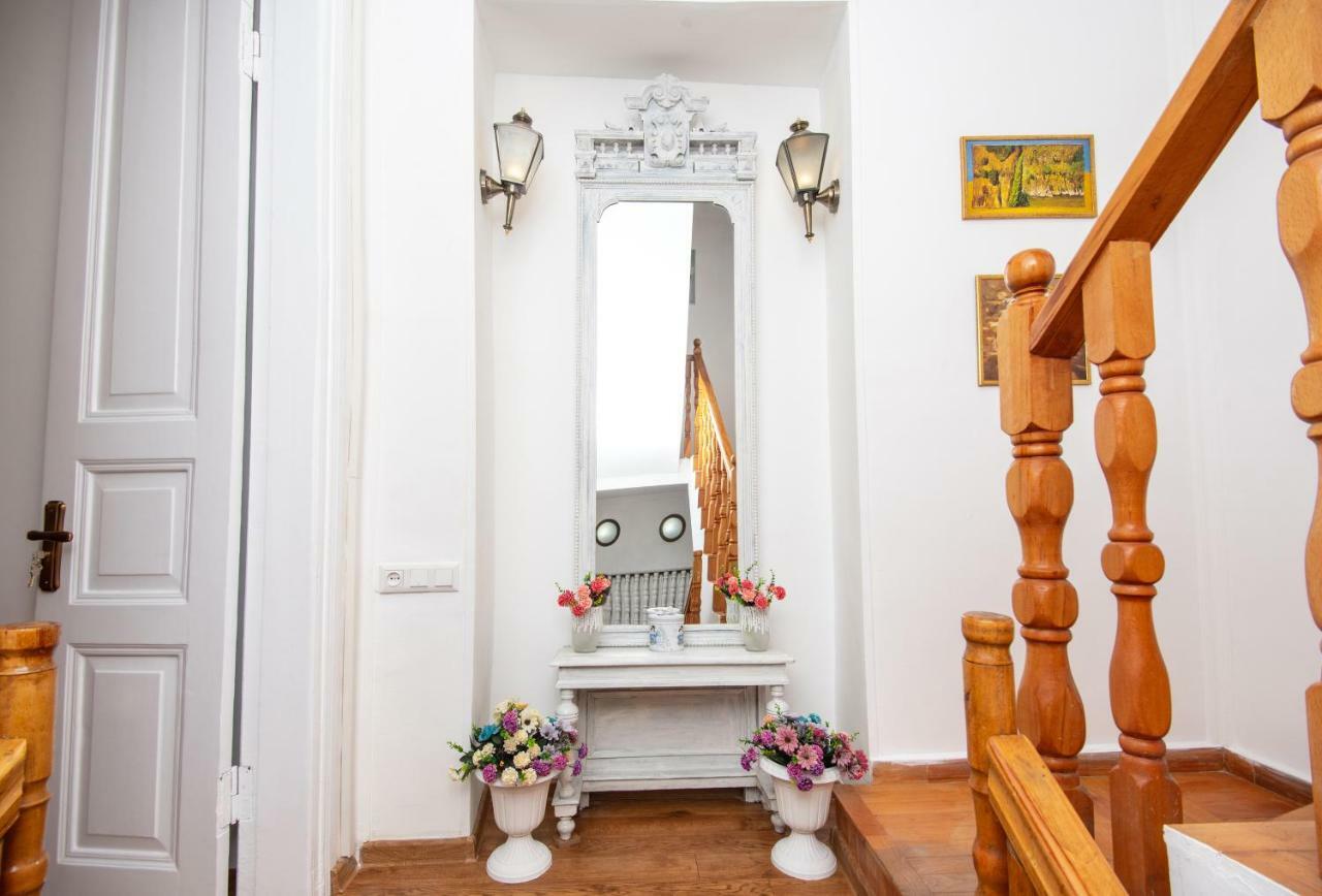 Lowell Hotel Tbilisi ภายนอก รูปภาพ
